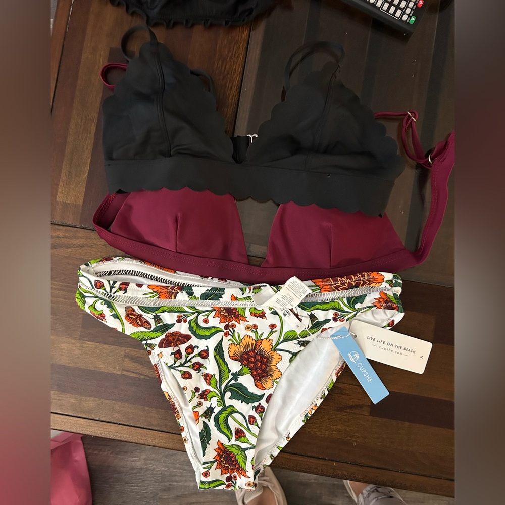 Bundle, Black and Floral Women's Bikini Set - Picture 4 of 8